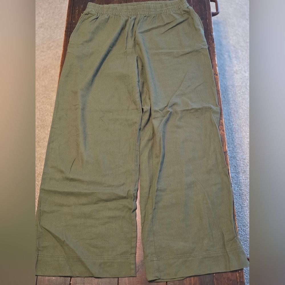 Old Navy Women's Green Relaxed Chinos